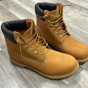 Women’s Timberland boots. Worn twice.